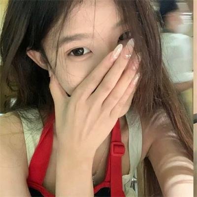发明接吻的女孩